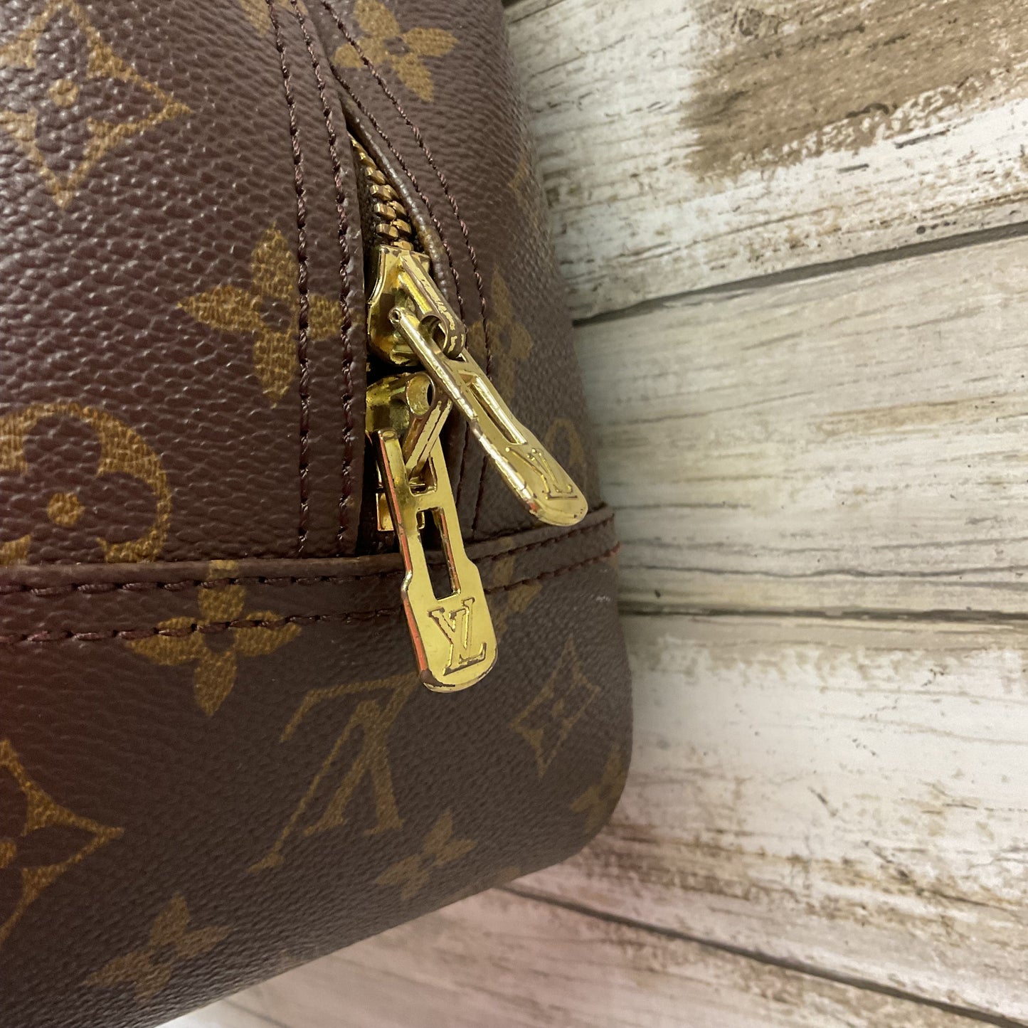 Handbag Luxury Designer By Louis Vuitton In Brown, Size:Medium