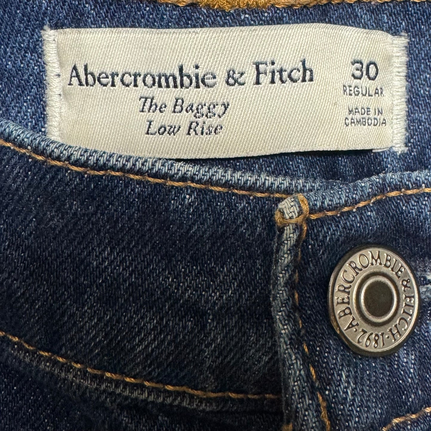 The Baggy Low Rise Jeans By Abercrombie And Fitch In Blue Denim, Size: 10/30