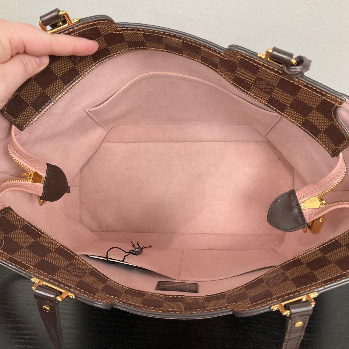 Handbag Luxury Designer By Louis Vuitton In Checkered Pattern, Size:Medium