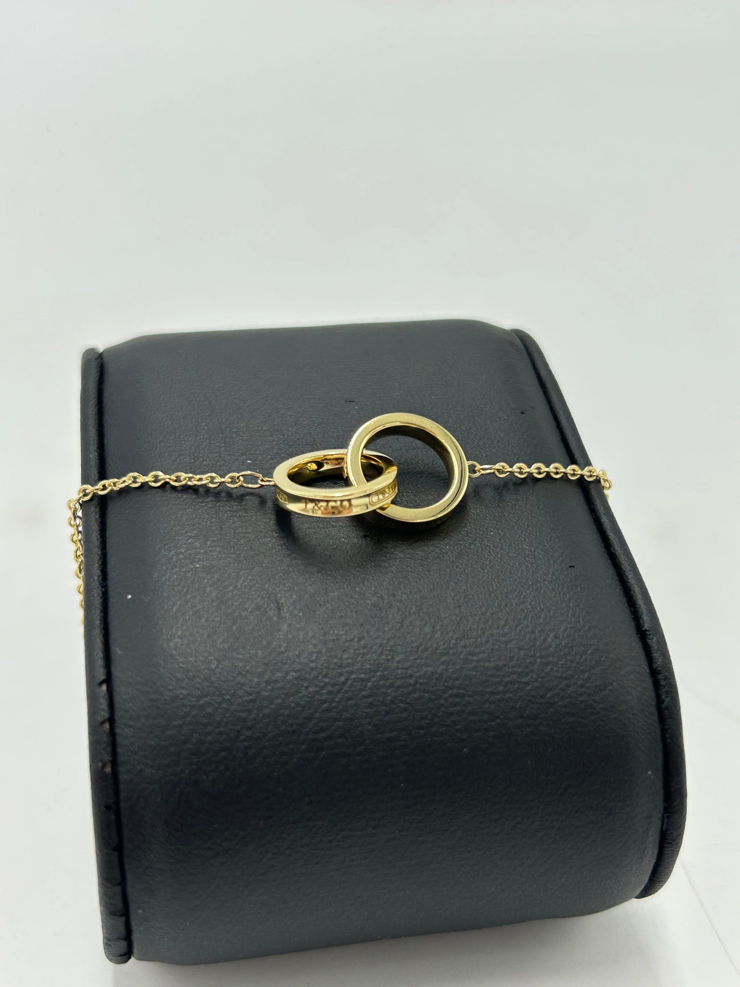 Tiffany & Company 18K Interlocking Circles Luxury Bracelet