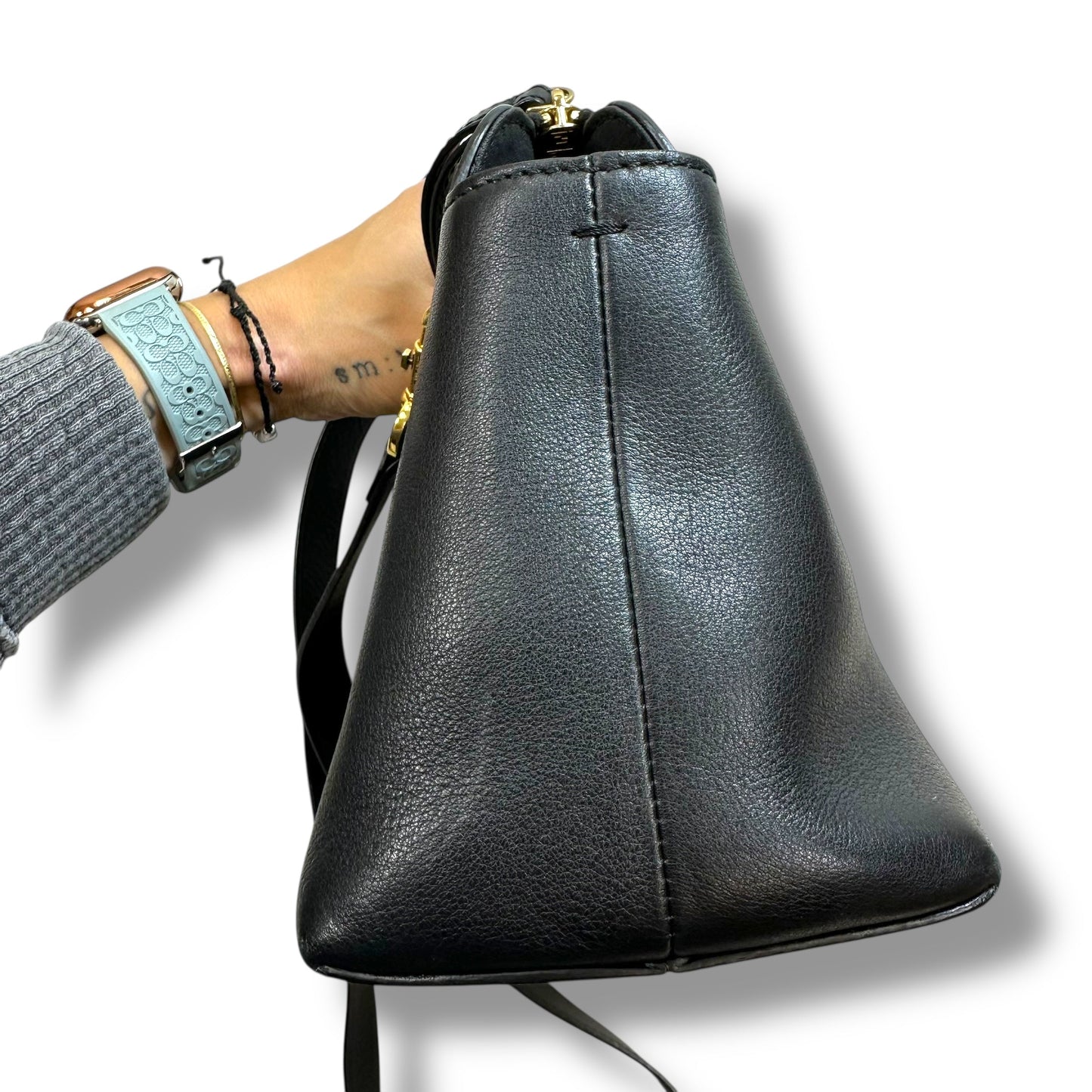 Handbag Luxury Designer By Fendi, Size: Medium