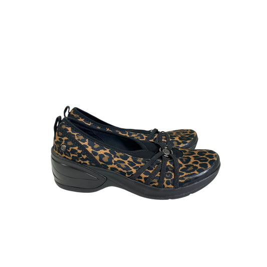 Shoes Sneakers By Bzees In Animal Print, Size:10