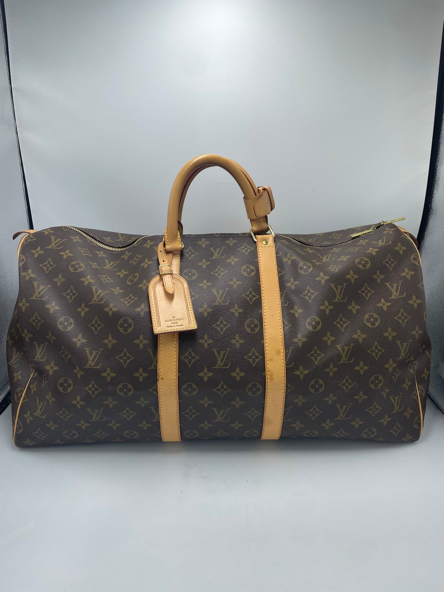 Louis Vuitton Keepall 55 Designer Luxury Handbag / Duffle