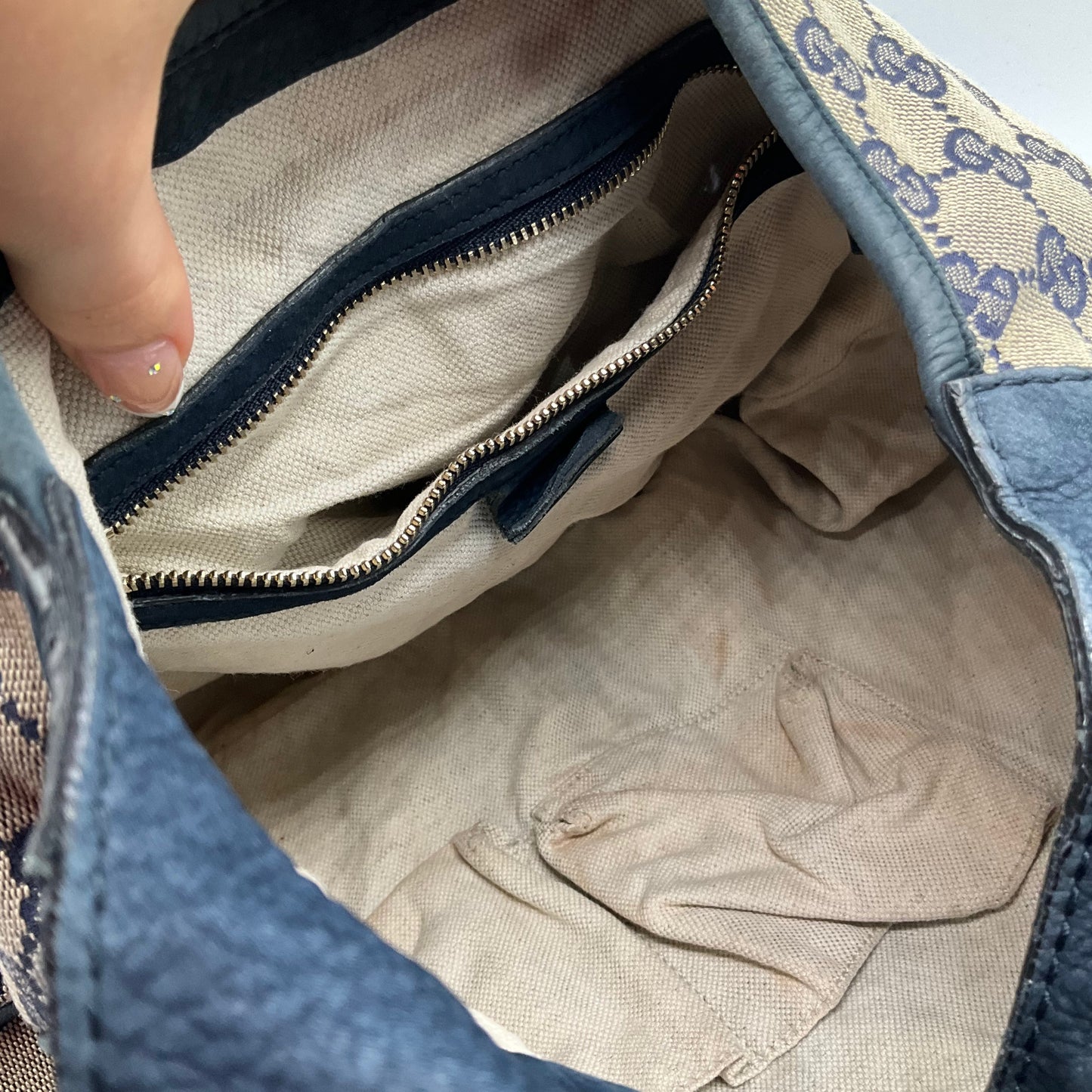 Handbag Luxury Designer By Gucci, Size: Small