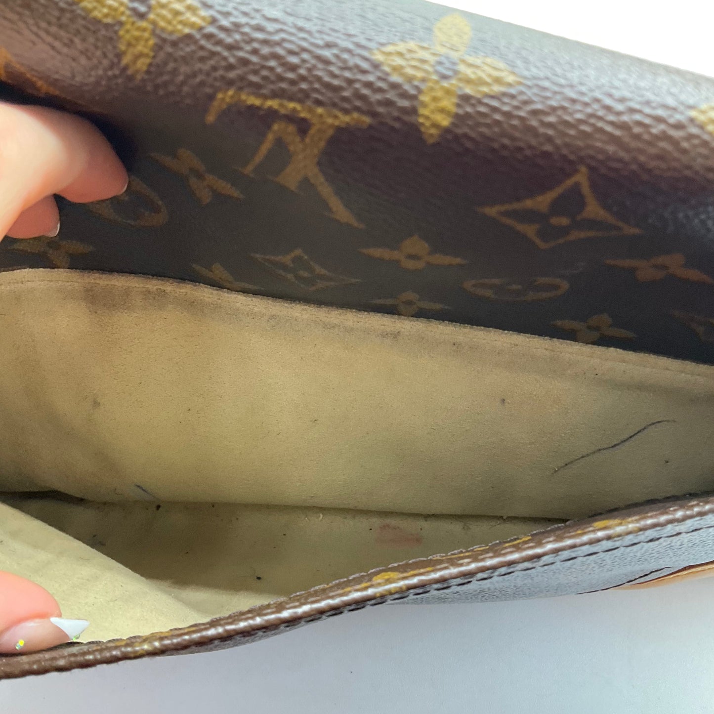 Handbag Luxury Designer By Louis Vuitton, Size: Medium