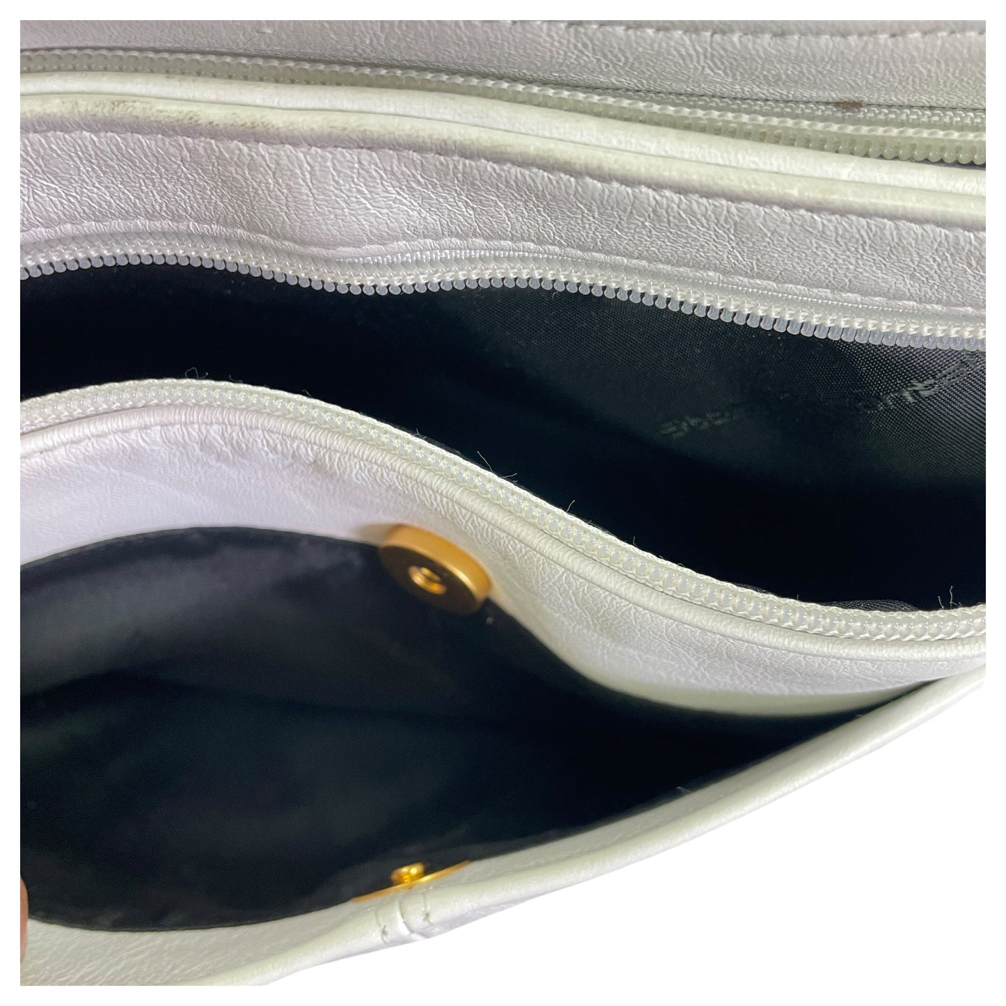 Handbag By Stone Mountain In White, Size:Medium