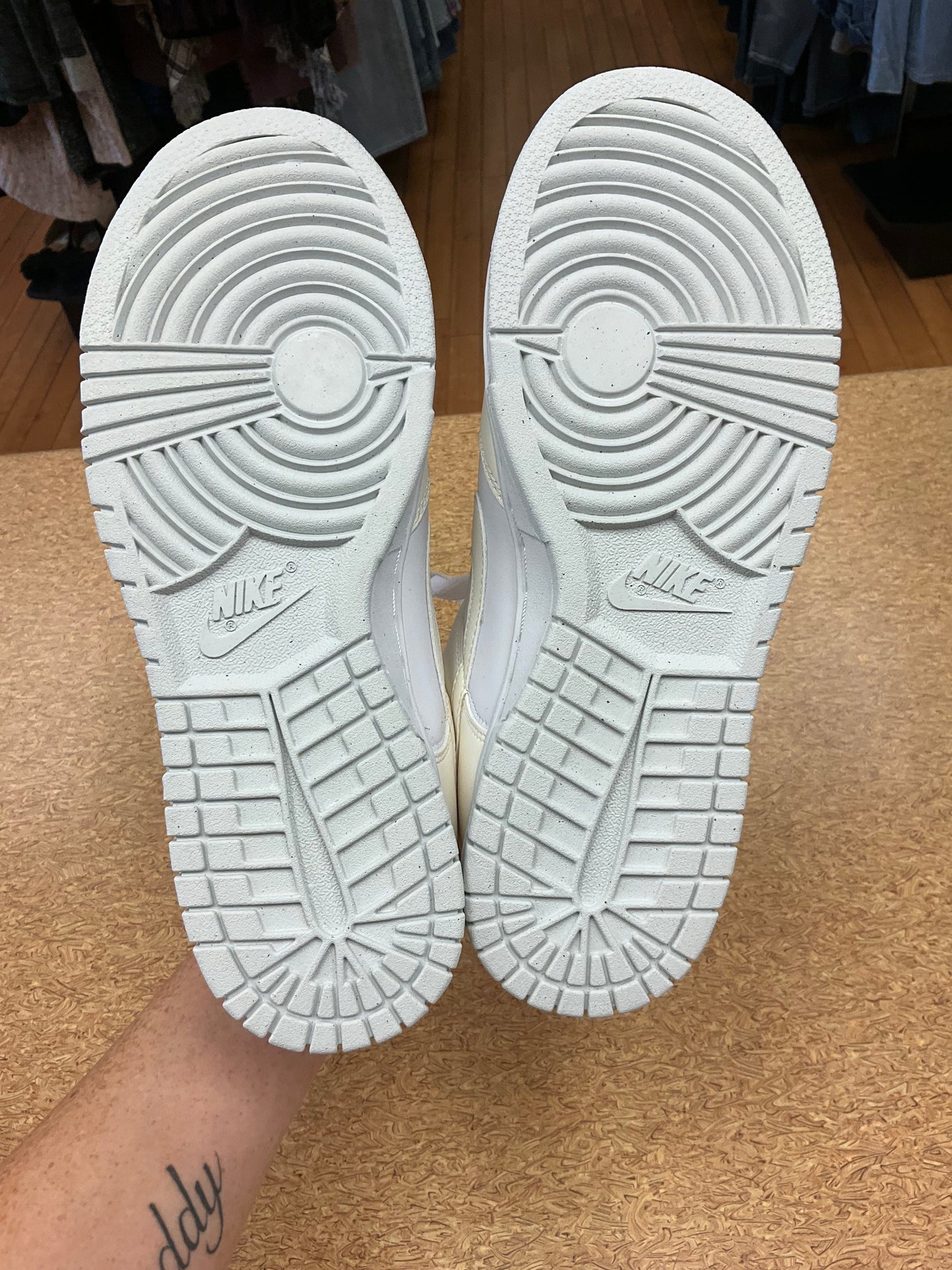 SHOES SNEAKERS by NIKE In CREAM, Size: 8