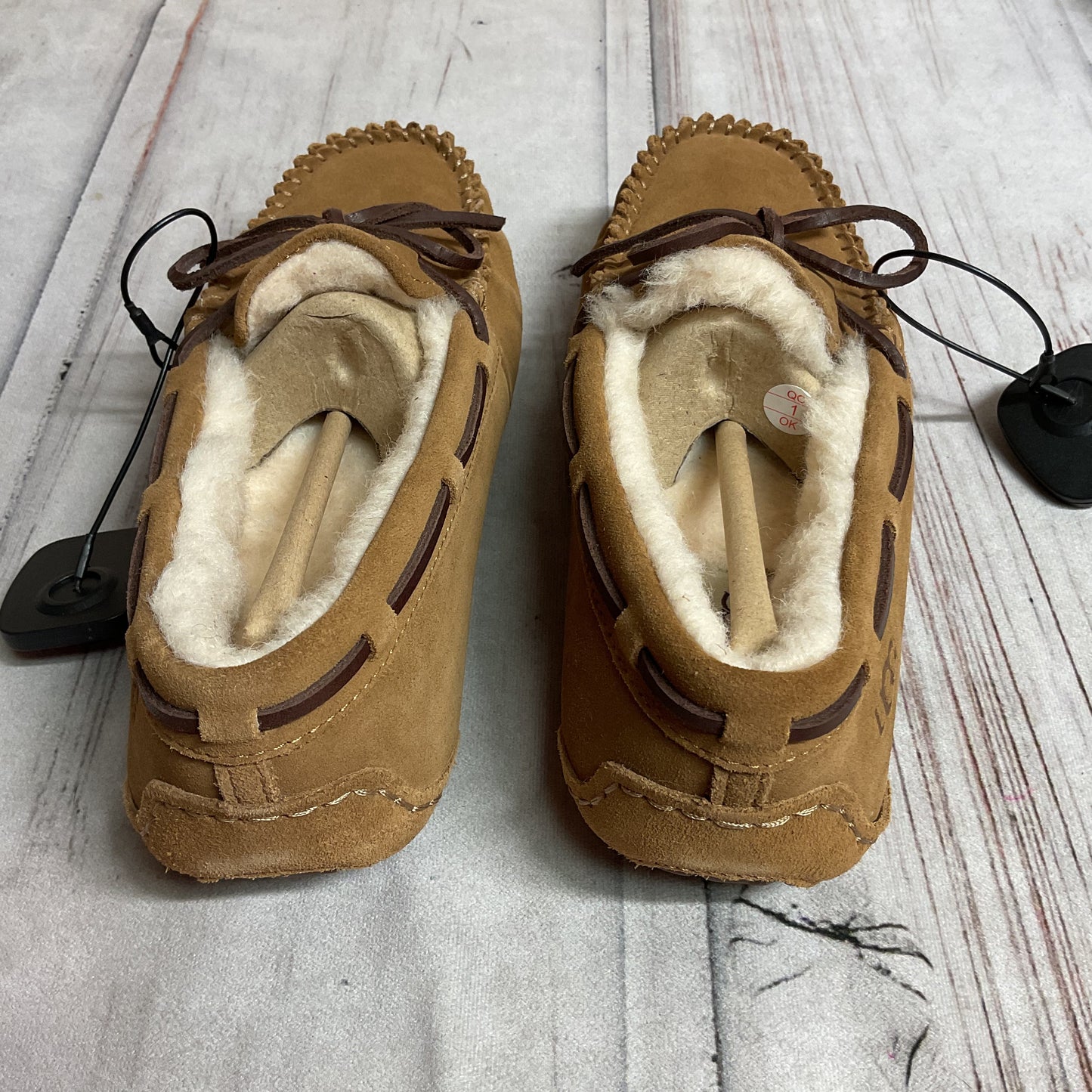 Shoes Designer By Ugg In Tan, Size:7