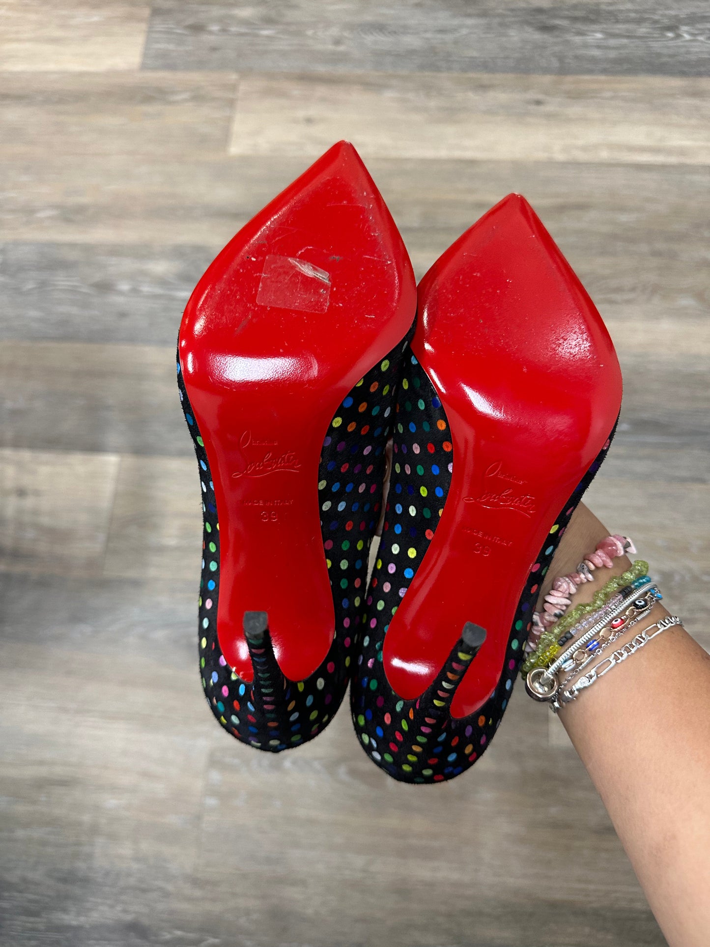 Shoes Luxury Designer By Christian Louboutin In Polkadot Pattern, Size: 8.5