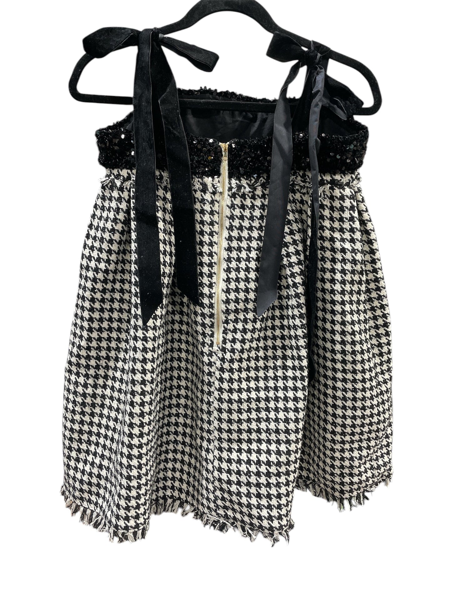 Dress Casual Short By Clothes Mentor In Black & White, Size: S