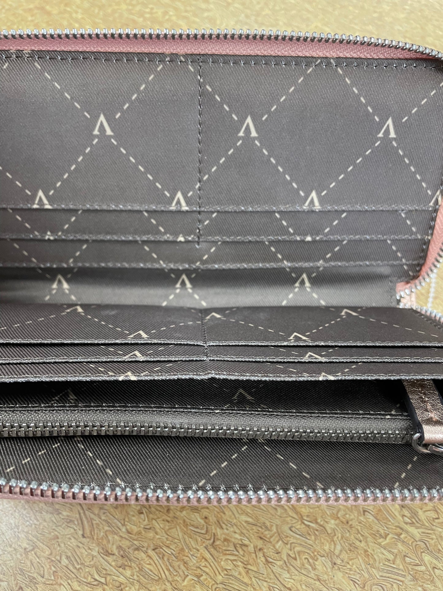 Wallet By Vince Camuto, Size: Medium