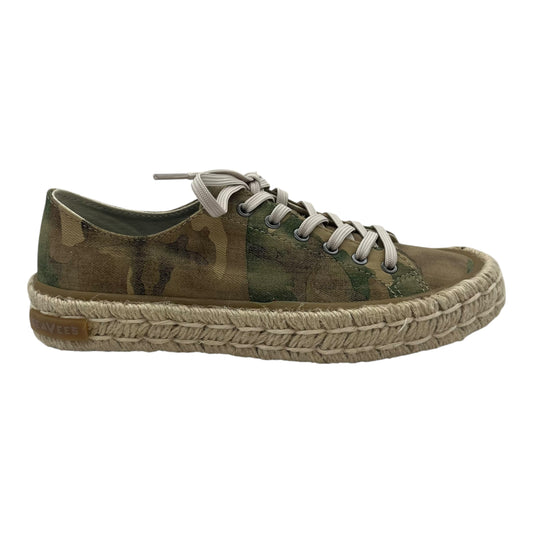 Shoes Sneakers By Clothes Mentor In Green, Size:8