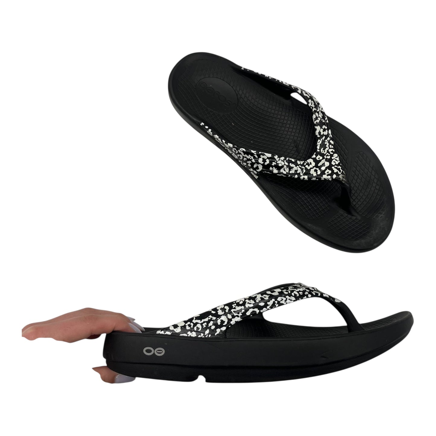 Sandals Flip Flops By Oofos In Black, Size:8.5