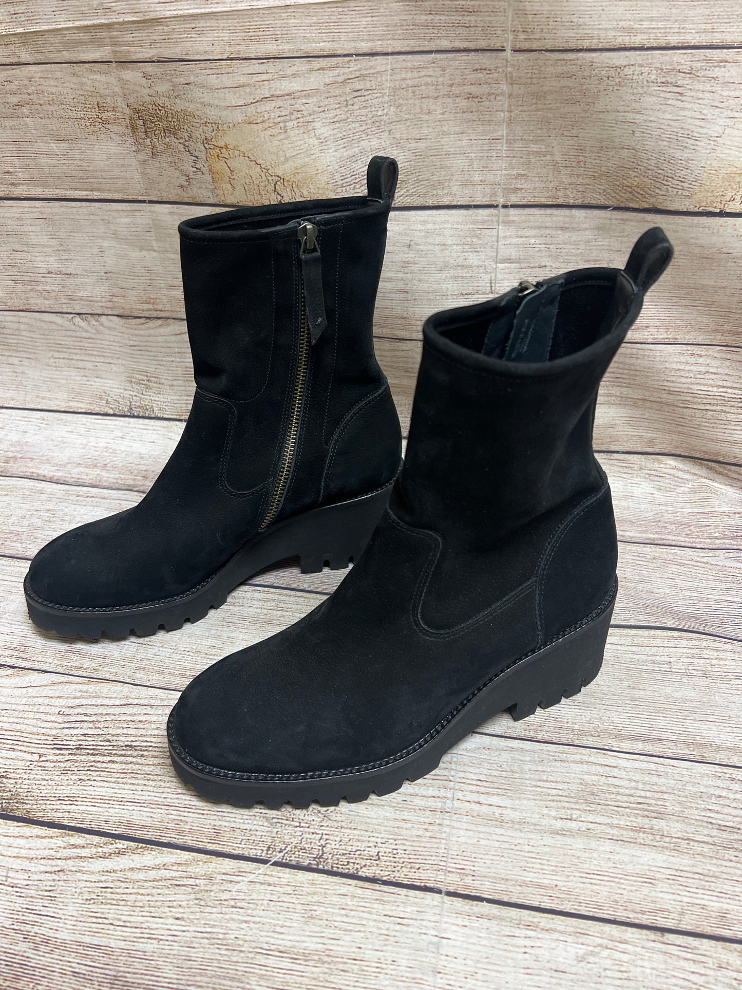 Boots Ankle Flats By Paul Green Size: 6.5