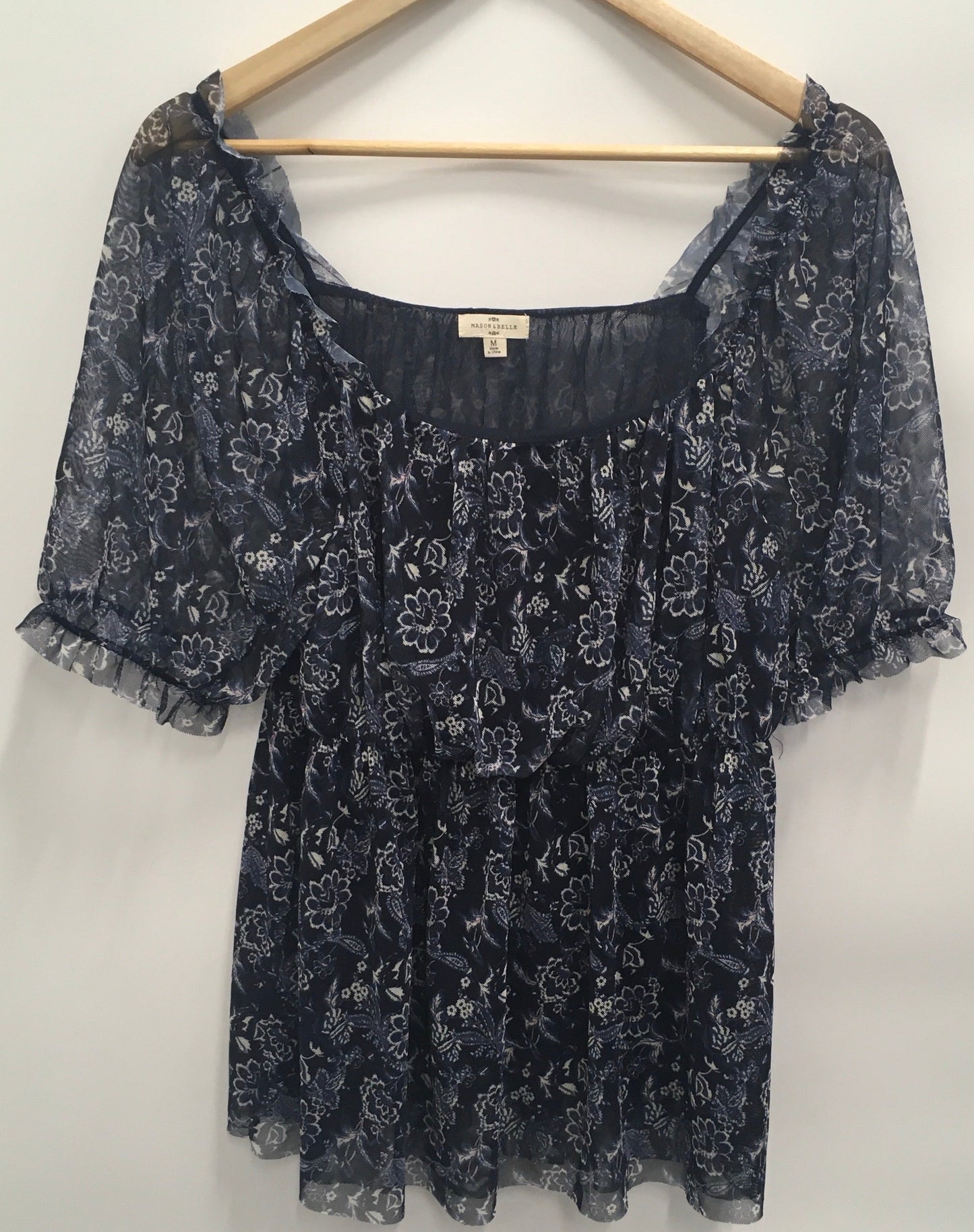 Top Short Sleeve By Clothes Mentor Size: M