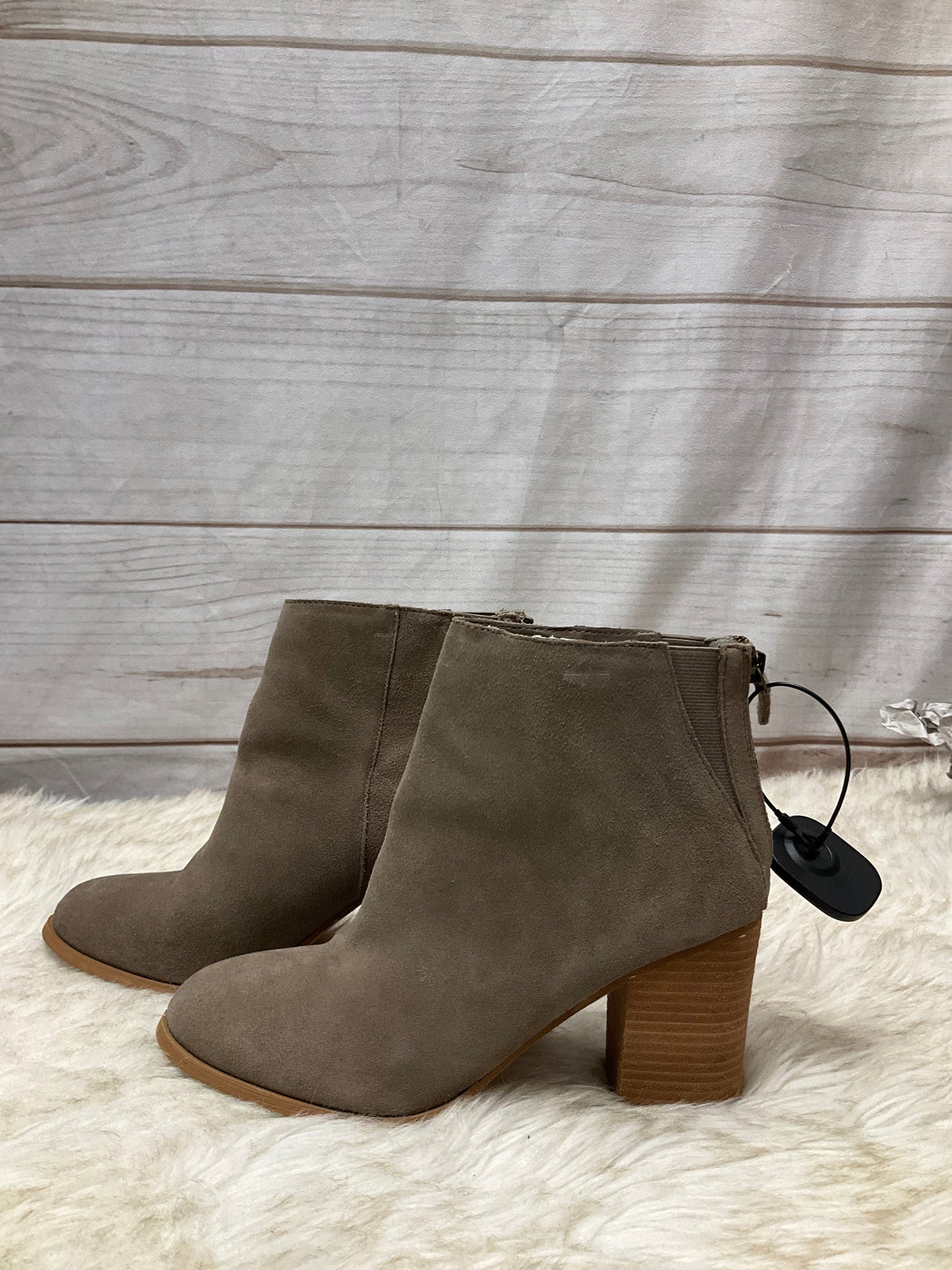 Boots Ankle Heels By Cmc Size: 9