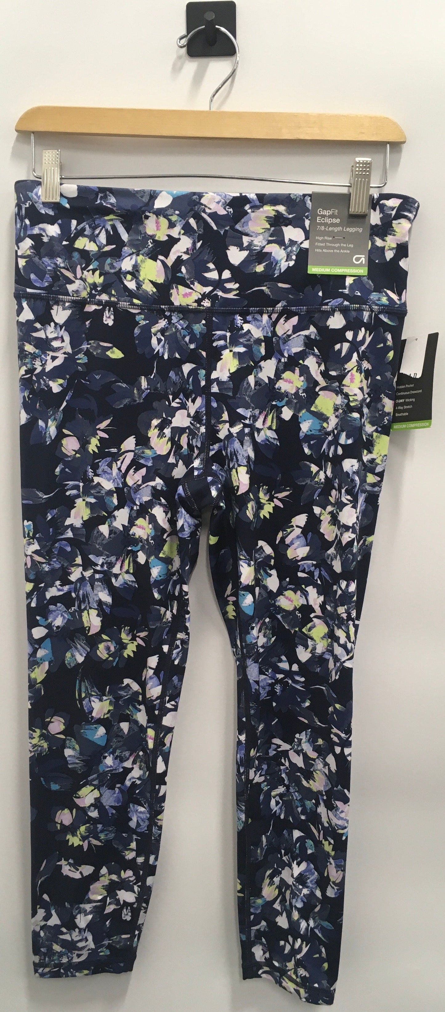 Athletic Capris By Gapfit Size: M