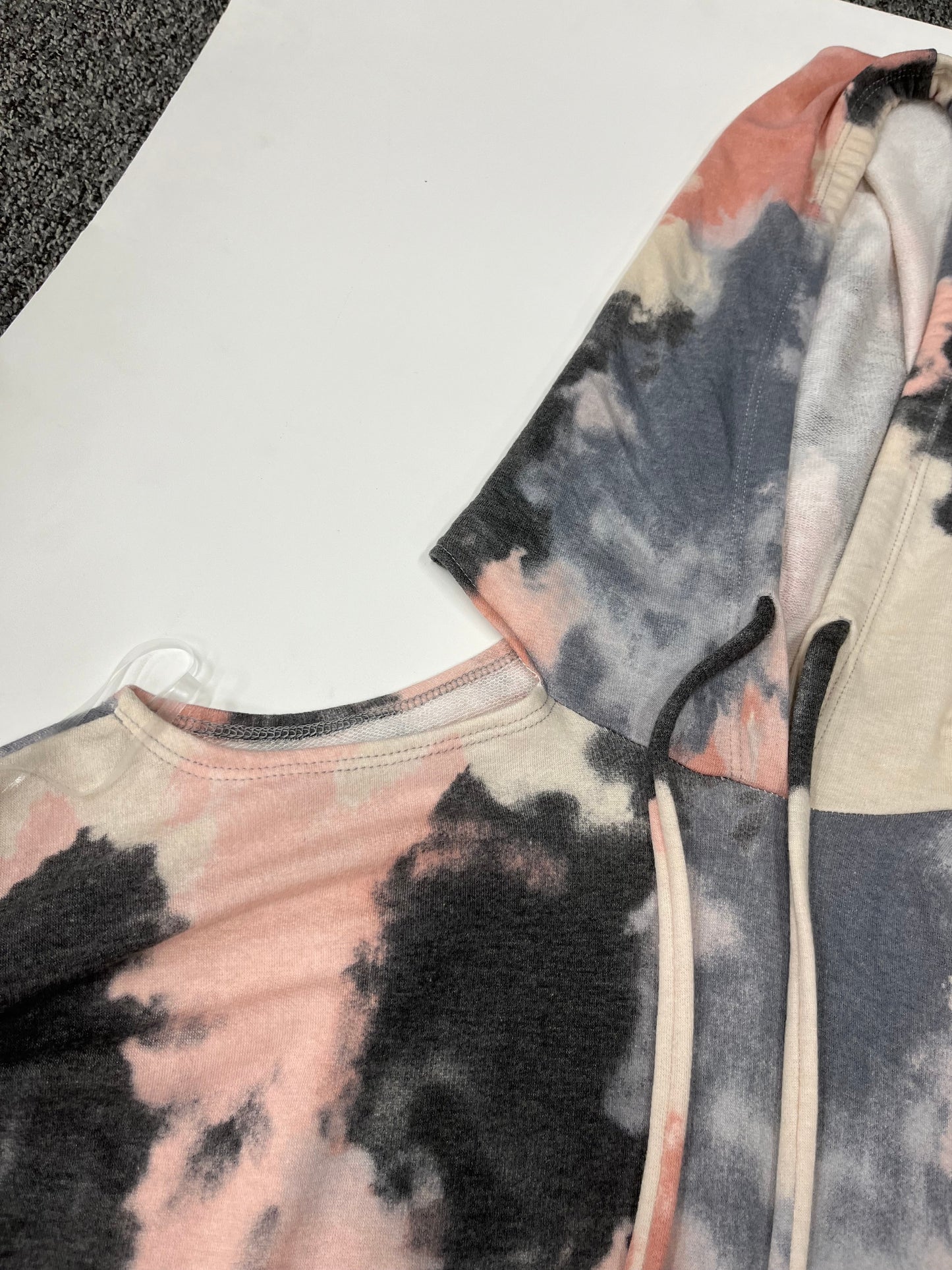 Sweatshirt Hoodie By White Birch Size: Xl