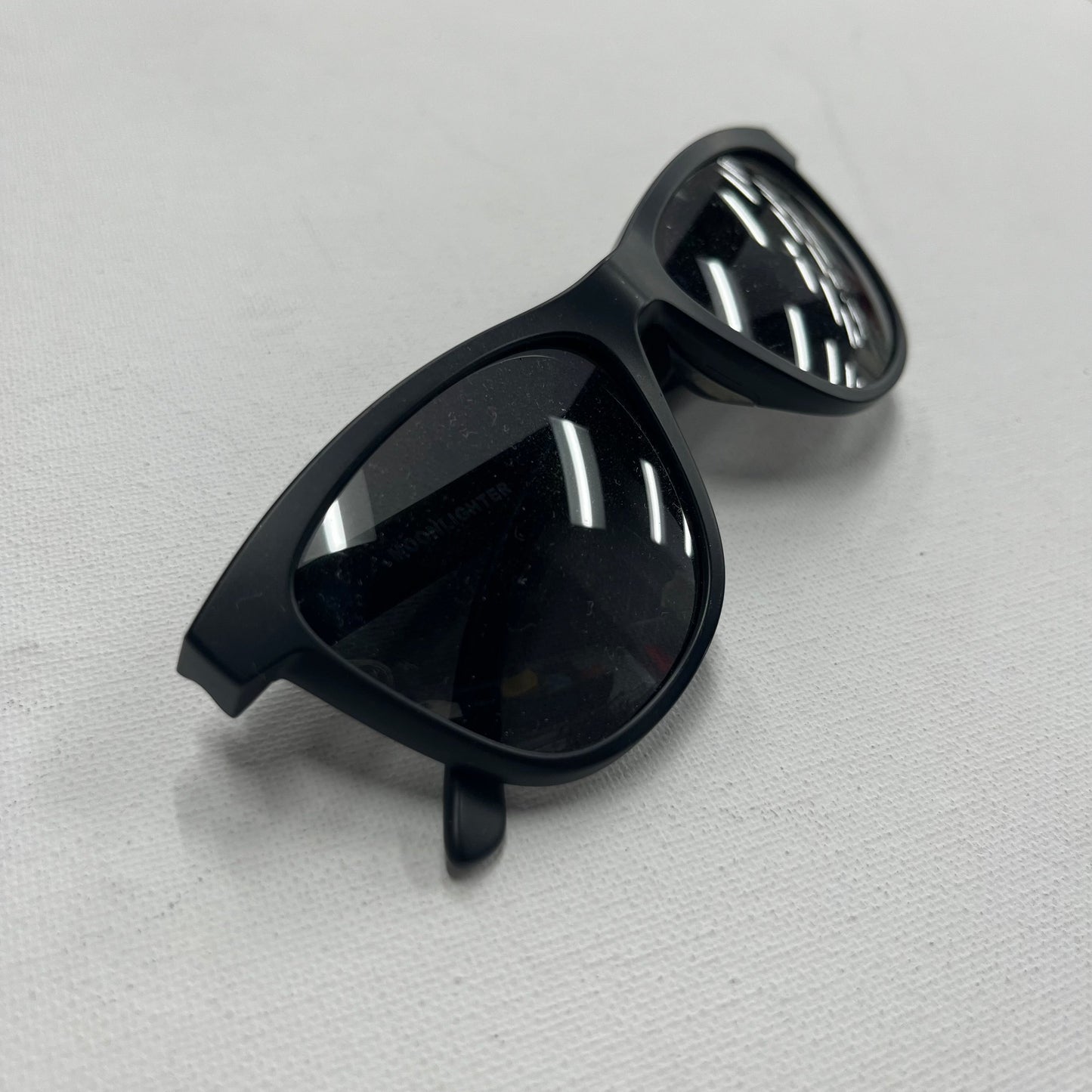 Sunglasses By Oakley Size: 01 Piece