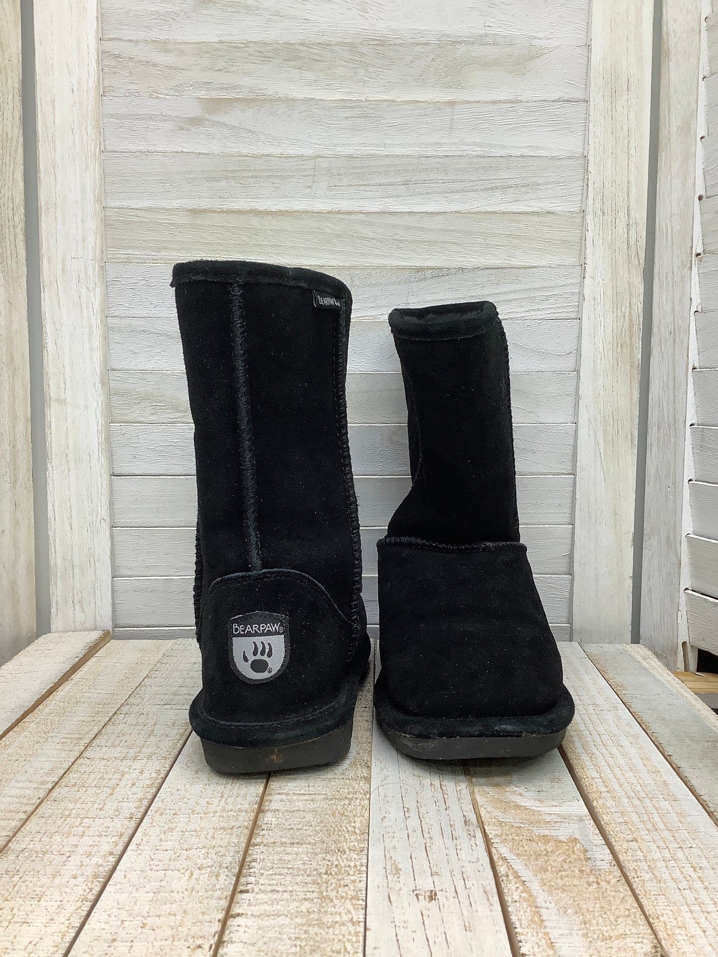 Boots Ankle Flats By Bearpaw Size: 8
