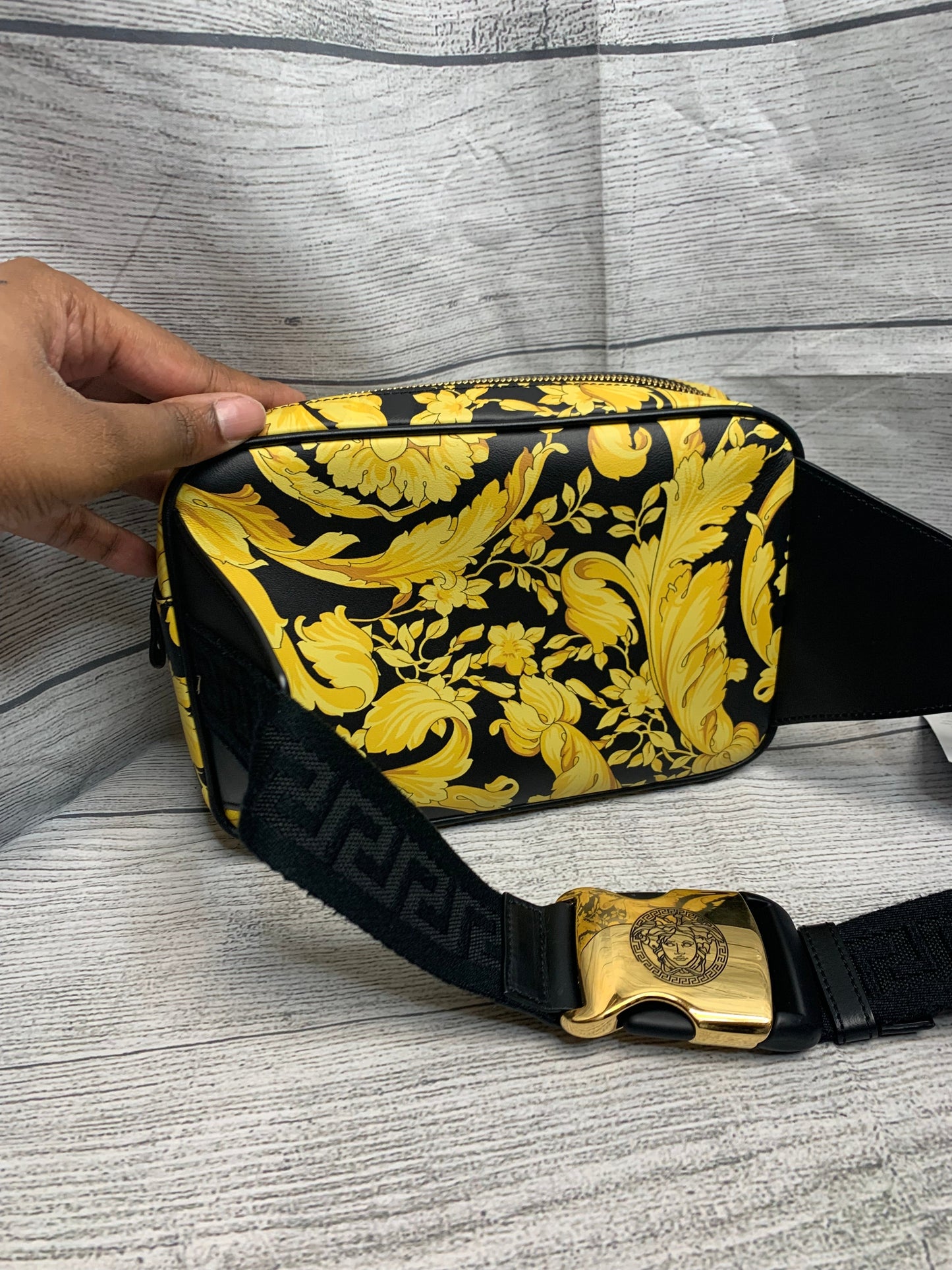 Crossbody By Versace Size: Medium