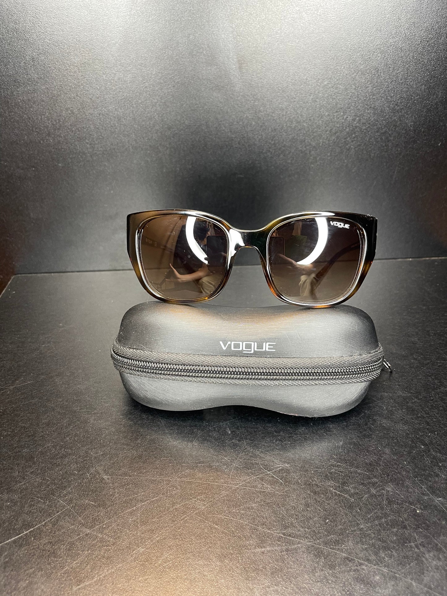 Sunglasses By Clothes Mentor Size: 01 Piece