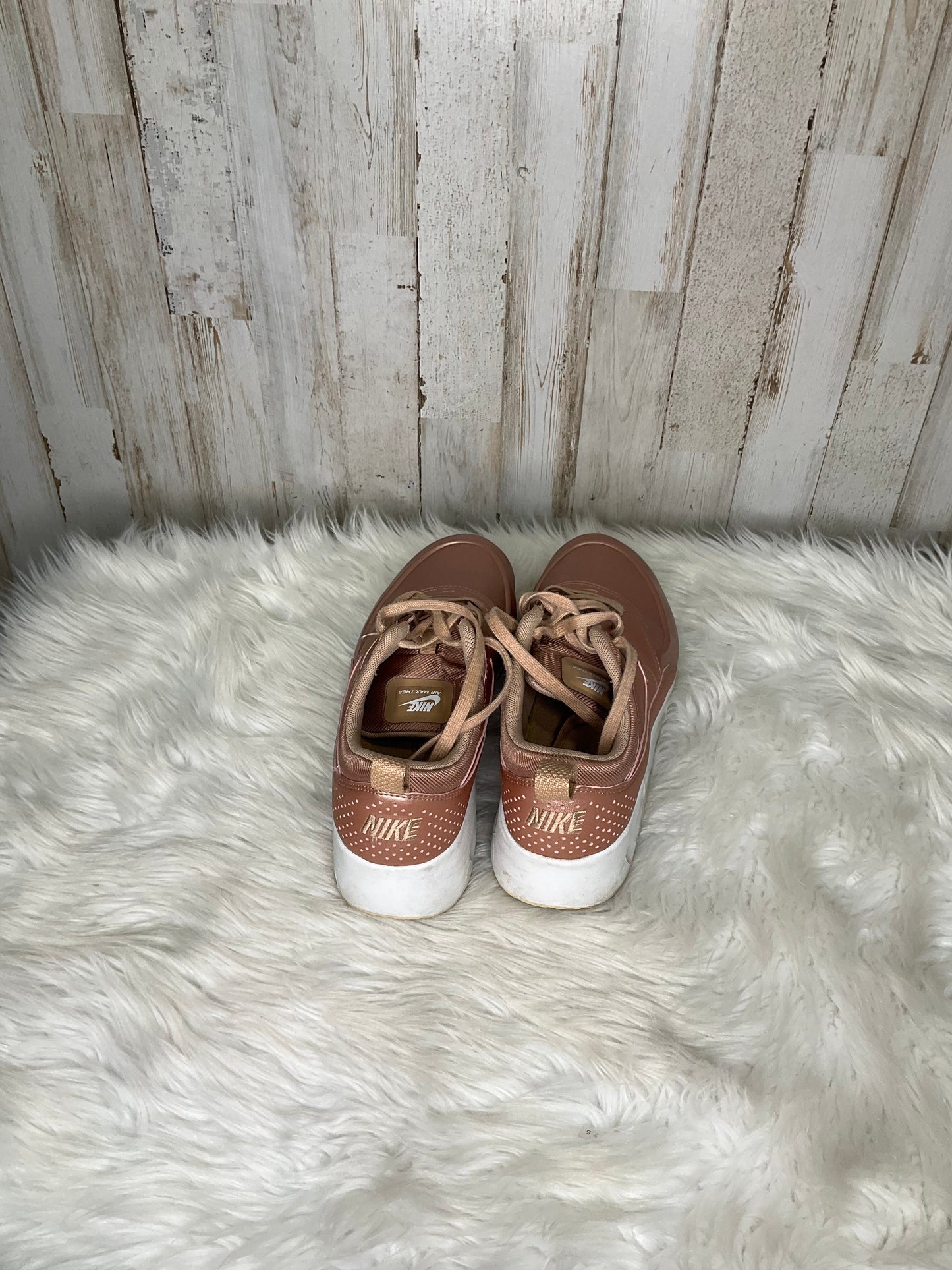 Shoes Athletic By Nike Size: 7.5