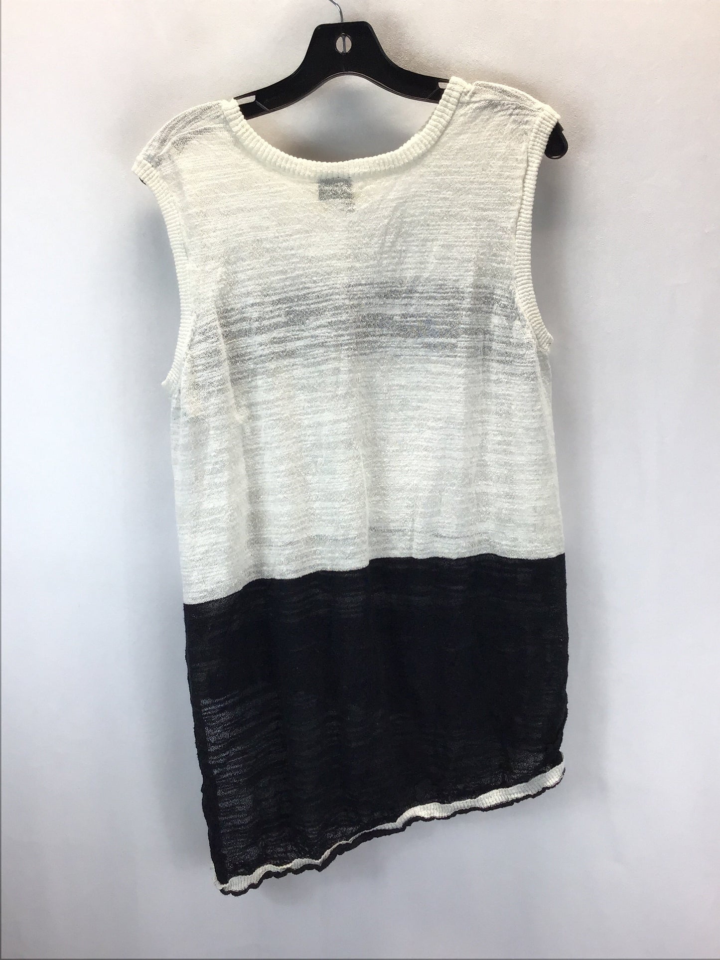 Top Sleeveless By Left Of Center Size: M