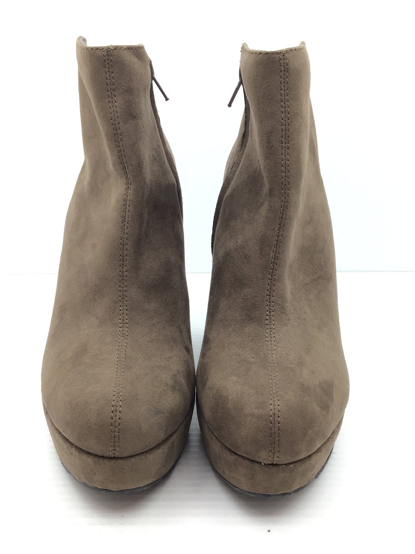 Boots Ankle Heels By Forever 21 Size: 8
