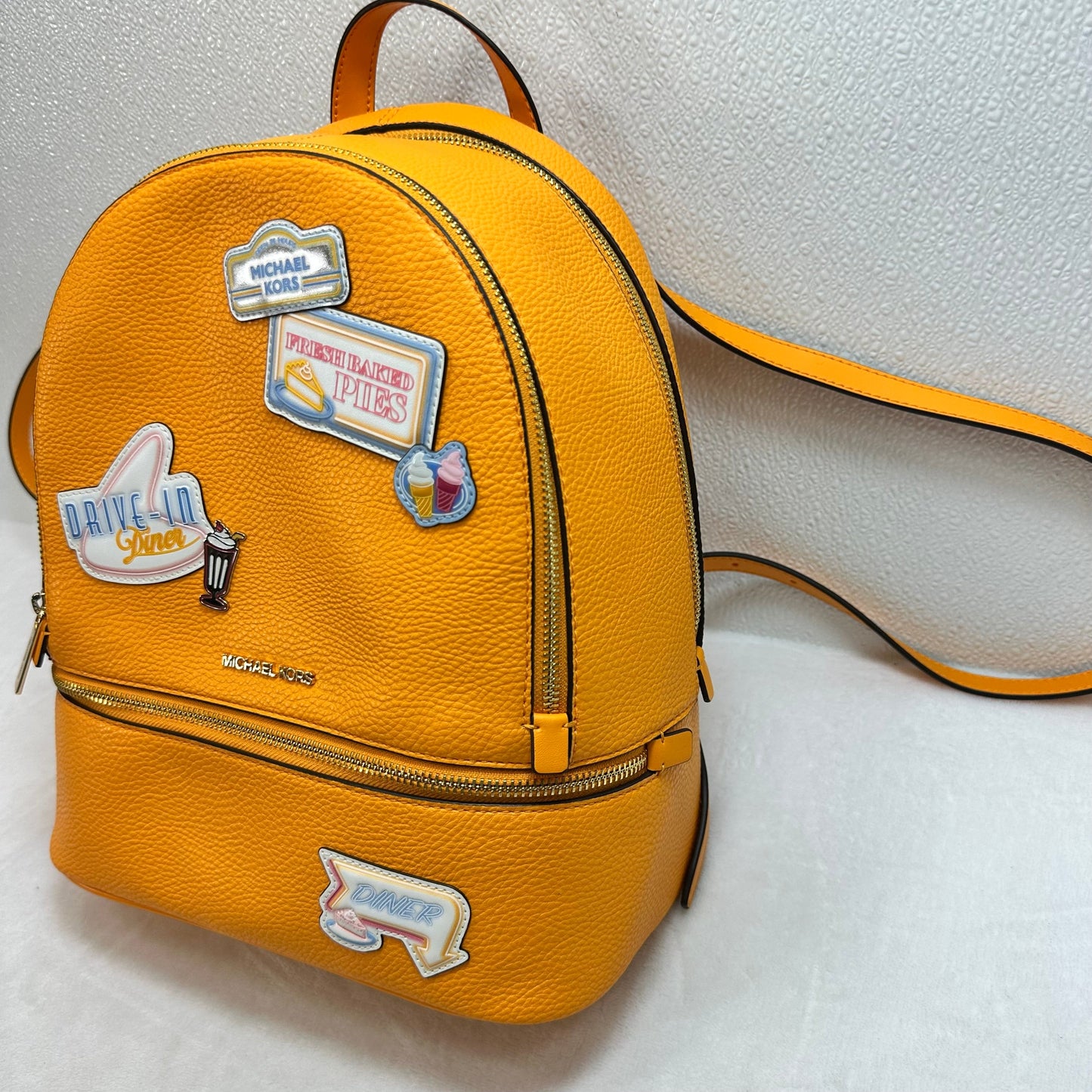 Backpack Designer By Michael Kors, Size: Medium