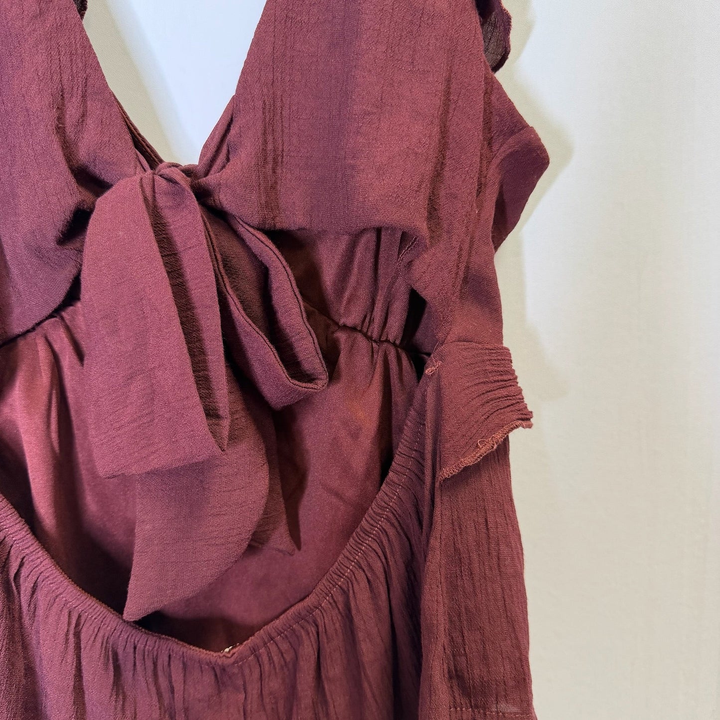 Top Sleeveless By Mi Ami In Maroon, Size: L