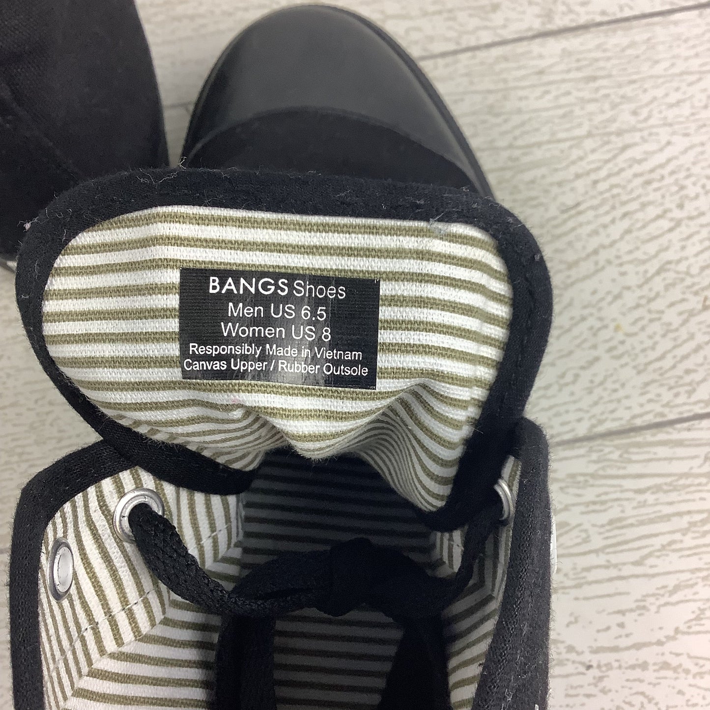 Shoes Sneakers By Clothes Mentor In Black, Size: 8