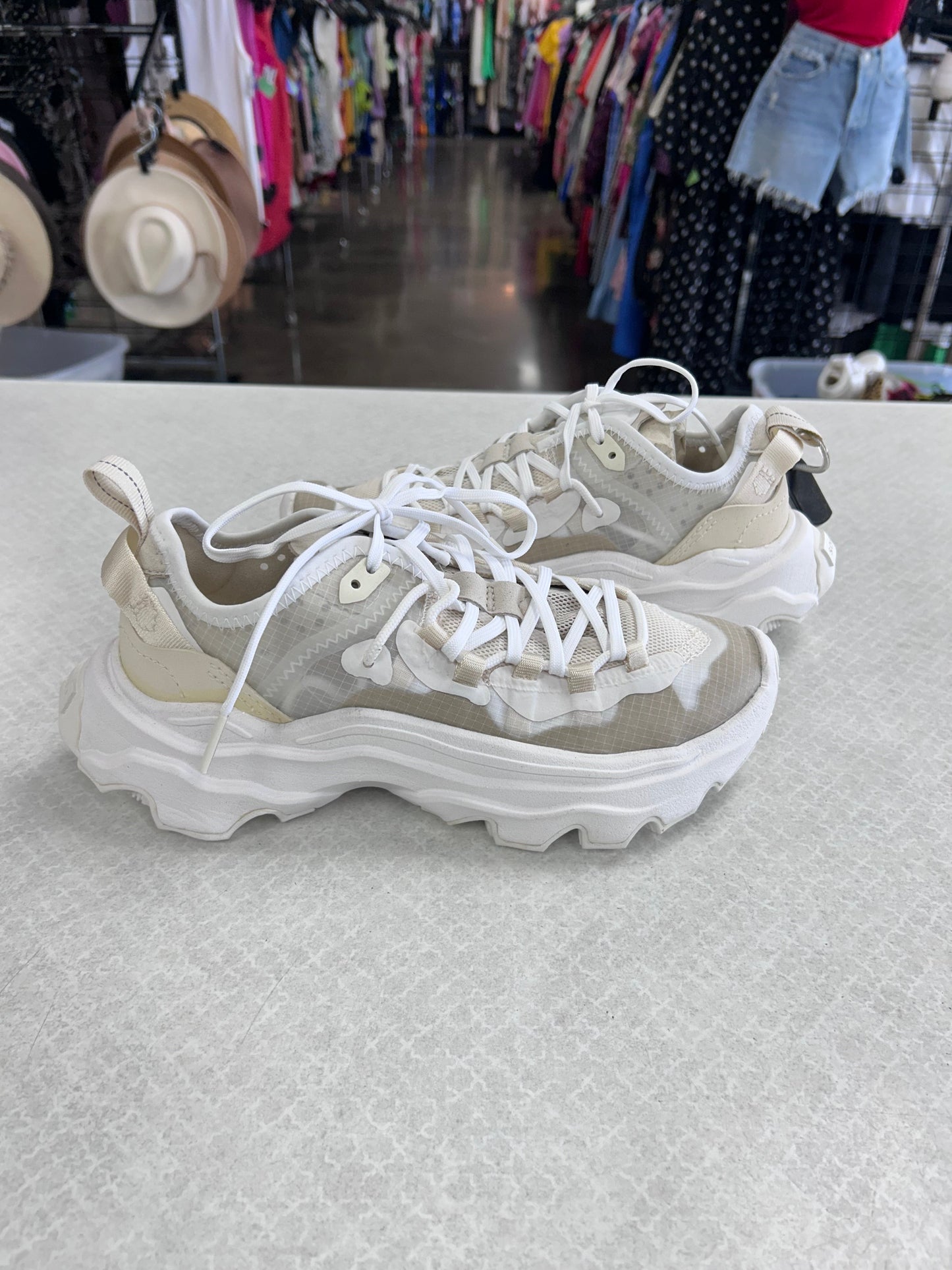 Shoes Athletic By Sorel In Cream, Size:5