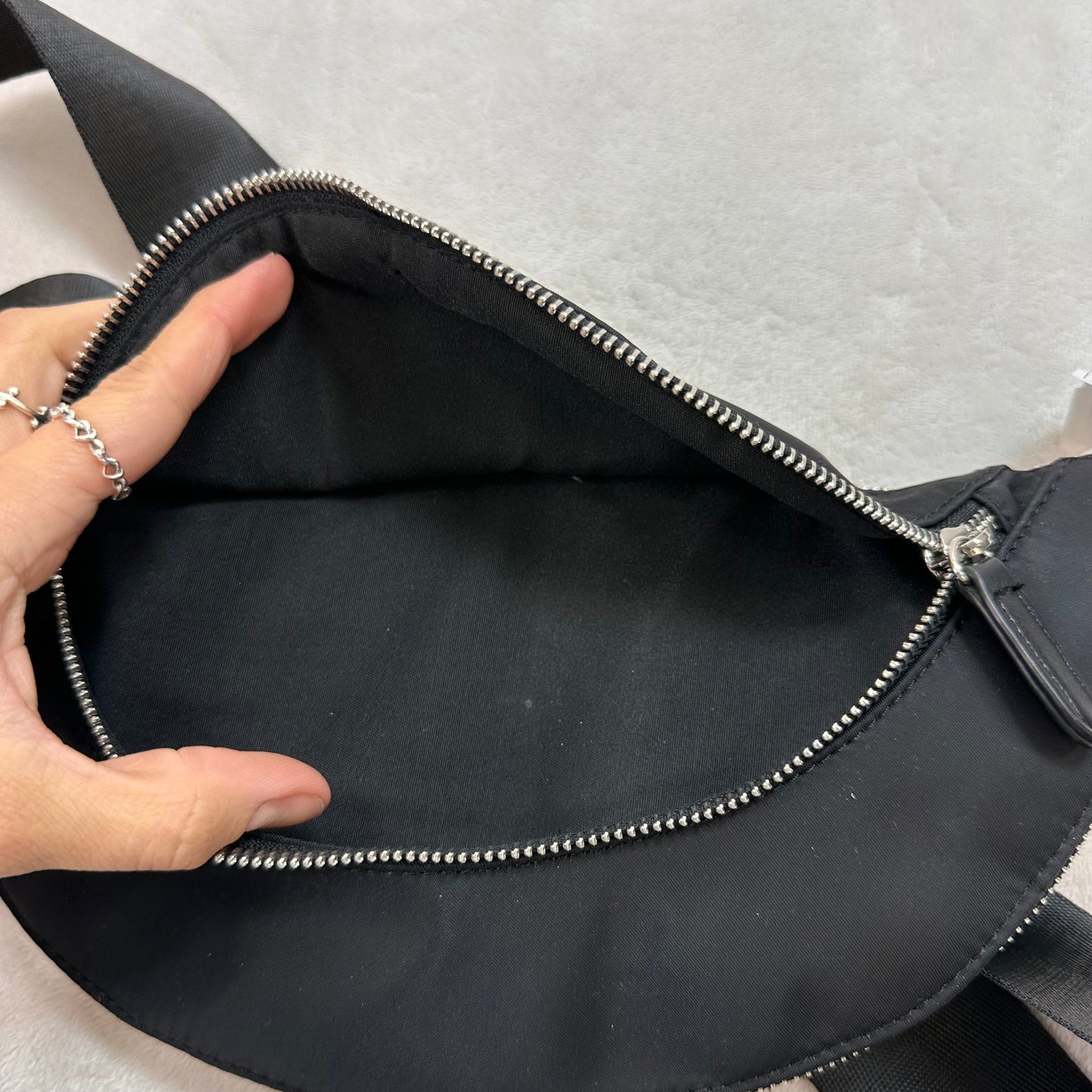 Crossbody Designer By Sondra Roberts, Size: Small