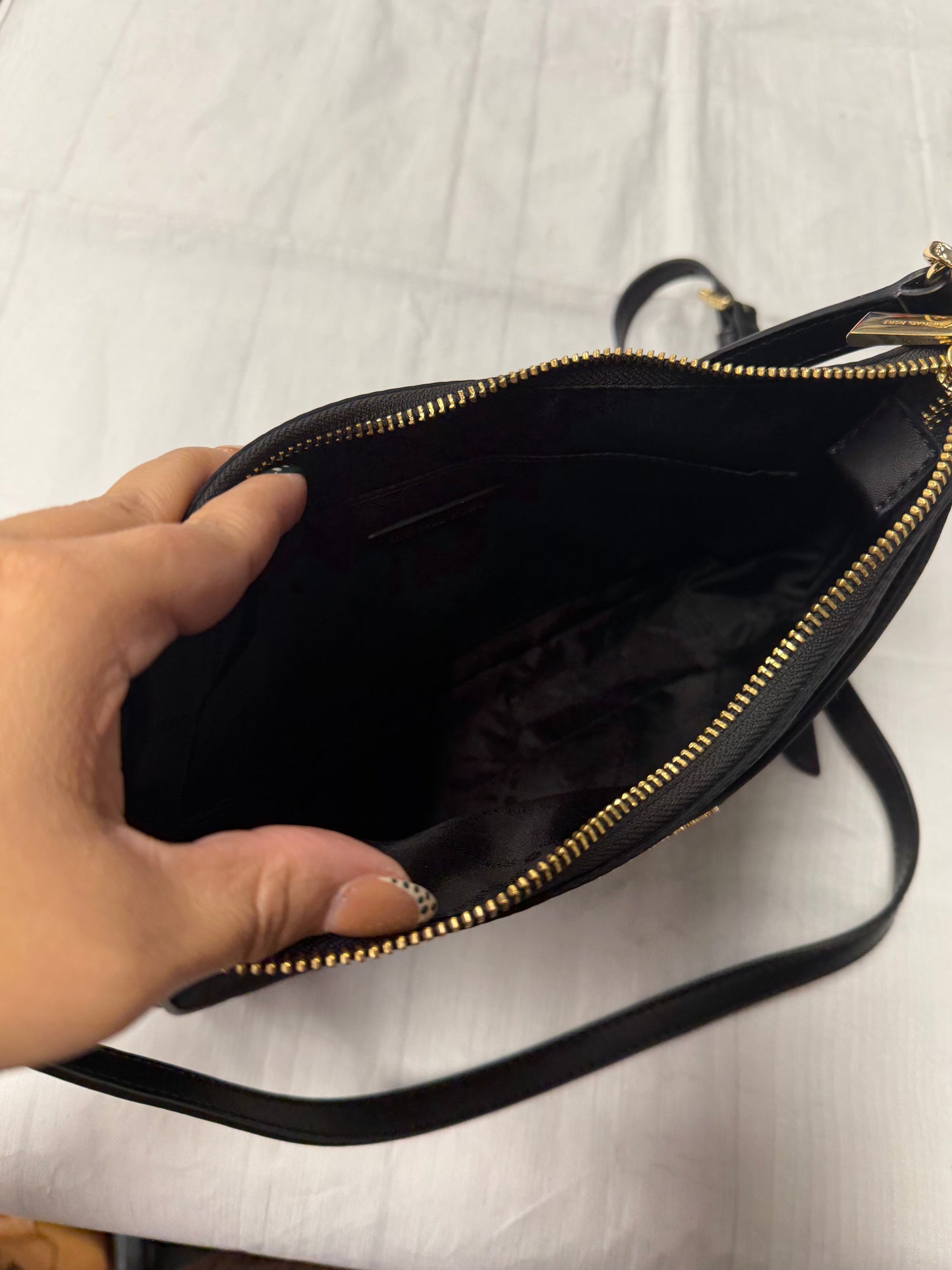 Crossbody Designer By Michael Kors In Black, Size:Medium