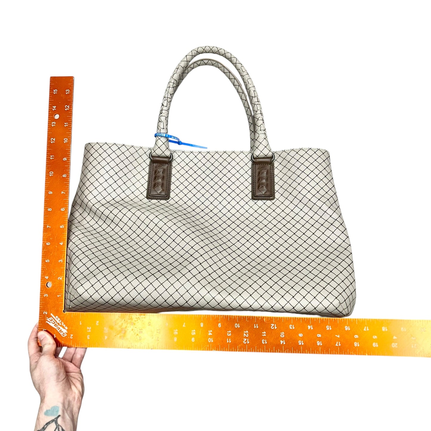 Handbag Luxury Designer By Bottega Veneta, Size: Medium