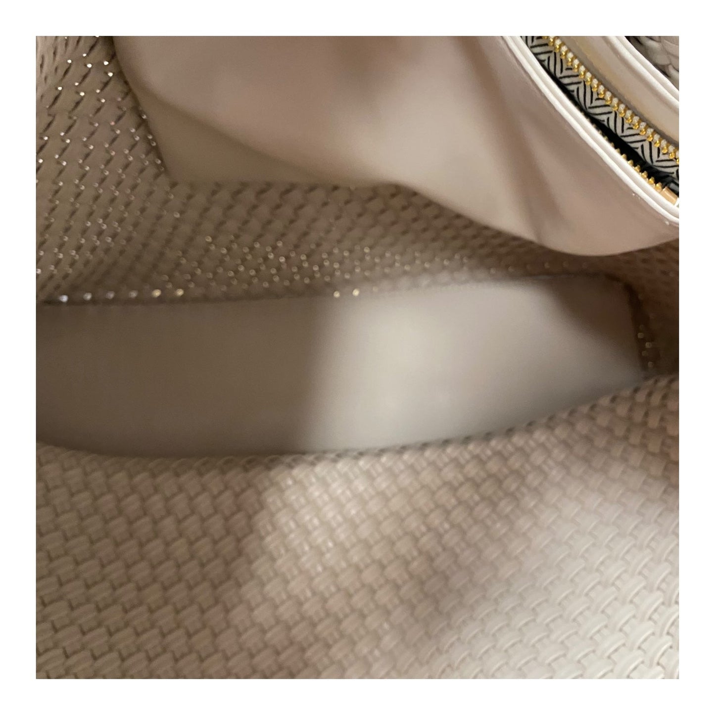 Tote By Cmc In Ivory, Size:Medium