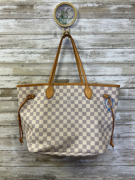 Handbag Luxury Designer By Louis Vuitton In Grey & White, Size:Medium