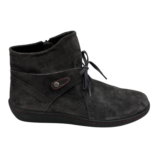 Boots Ankle Flats By Clothes Mentor In Grey, Size:10.5