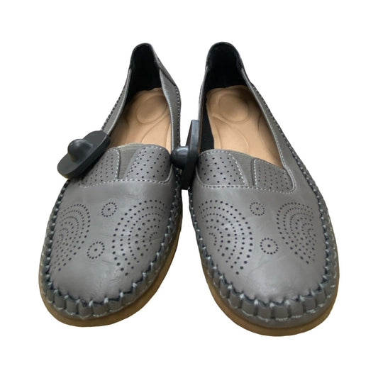 Shoes Flats By Cmc In Grey, Size:9.5