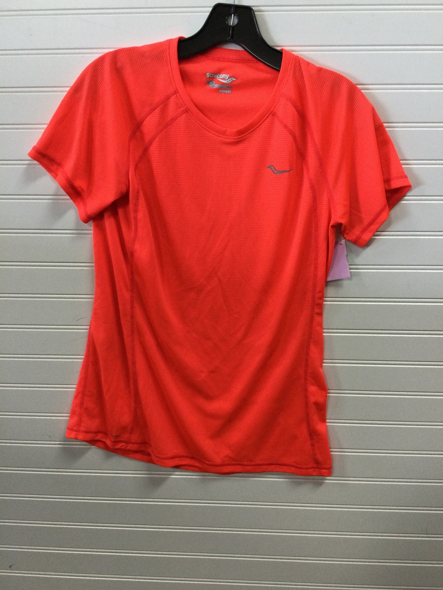 Athletic Top Ss By Saucony In Orange, Size:M