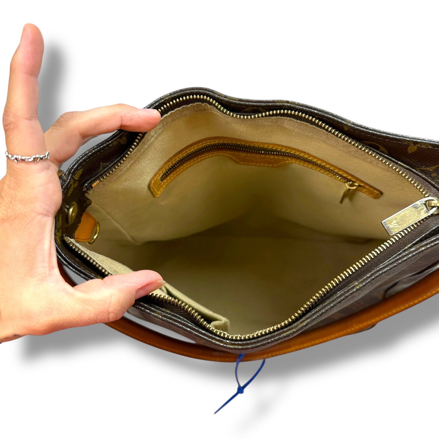 Looping GM Handbag Luxury Designer By Louis Vuitton, Size: Medium