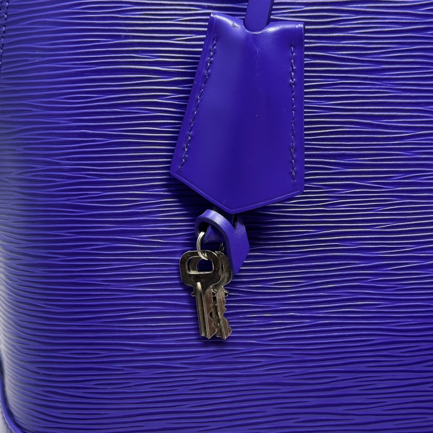 Alma MM Epi Figue Handbag Luxury Designer By Louis Vuitton, Size: Medium
