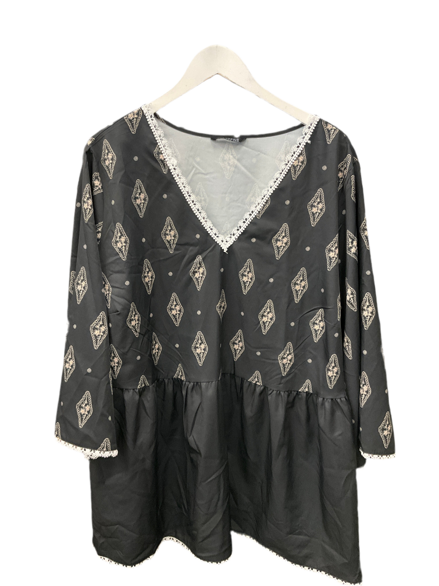 Top 3/4 Sleeve By Bloomchic In Black, Size:3X