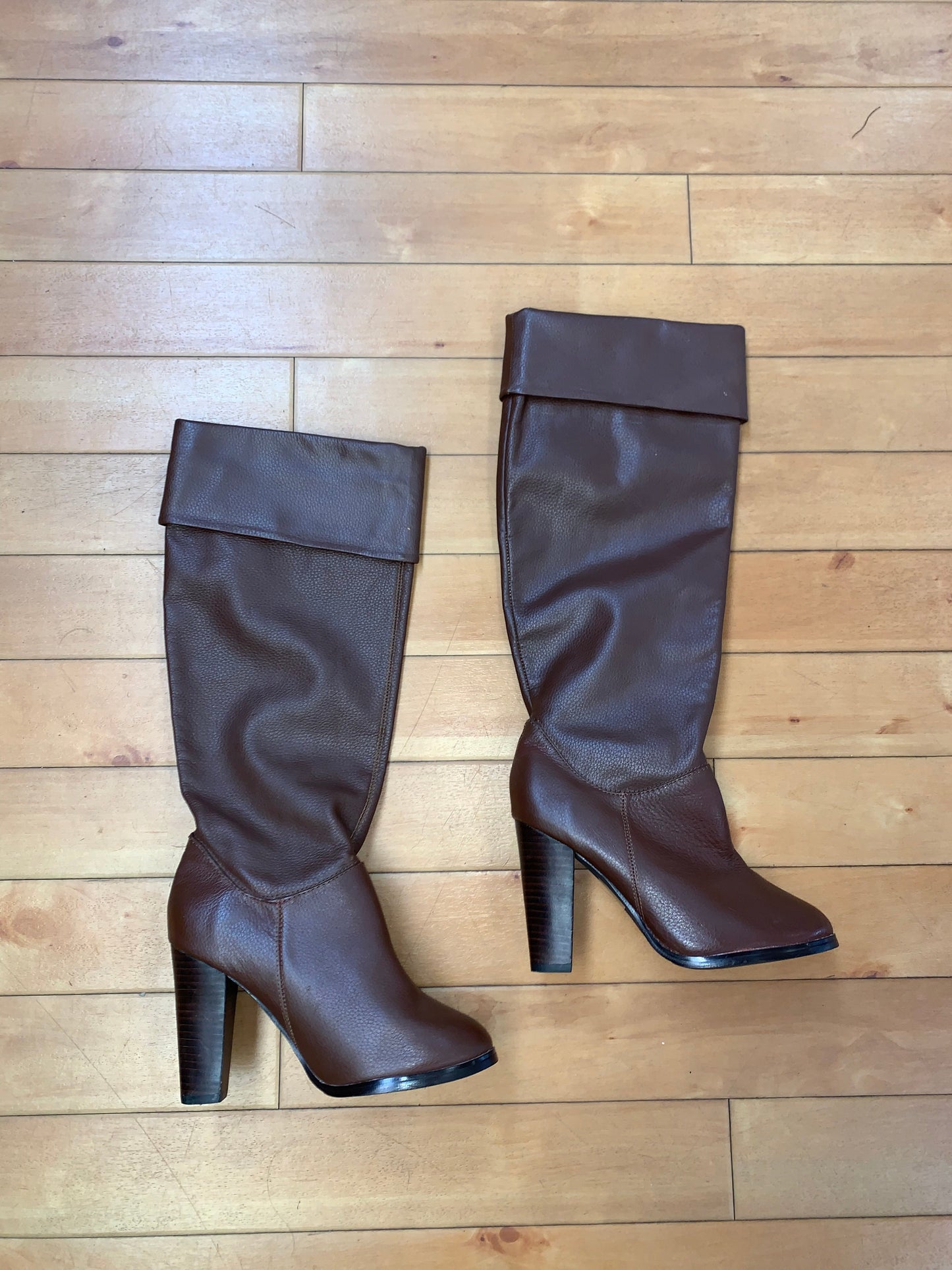 Boots Knee By Colin Stuart  Size: 6