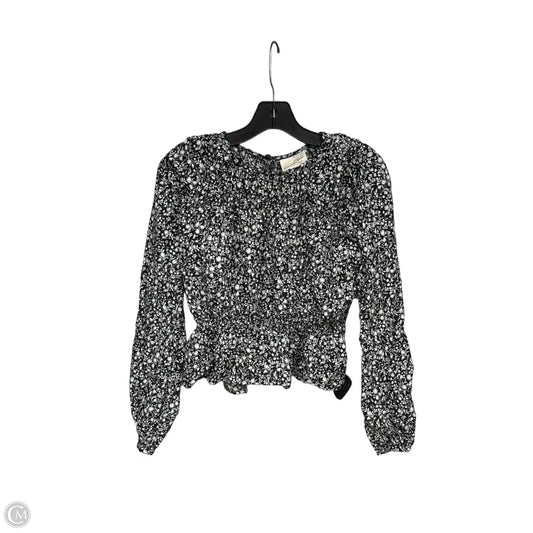Top Long Sleeve By Universal Thread In Black & White, Size: S