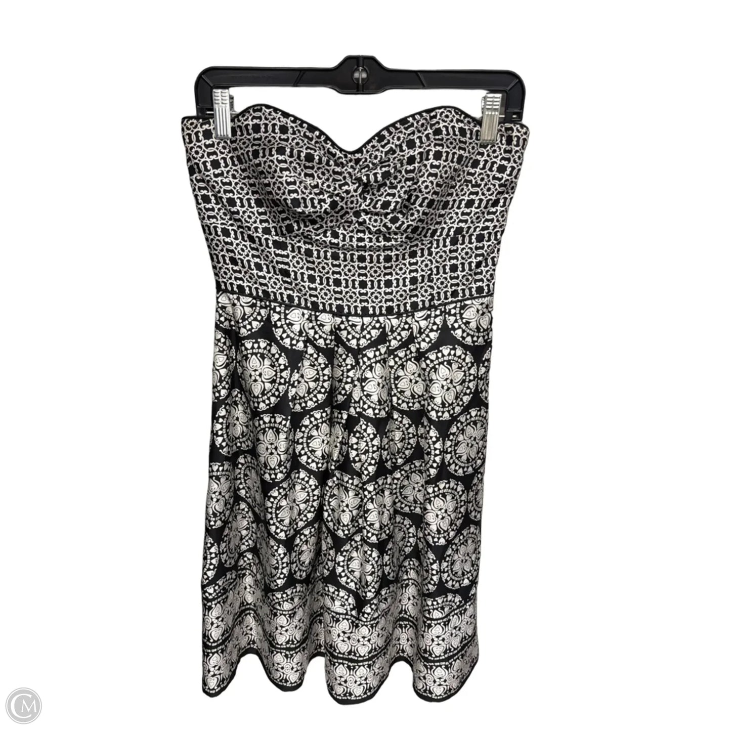 Dress Casual Short By White House Black Market In Black & White, Size: 4