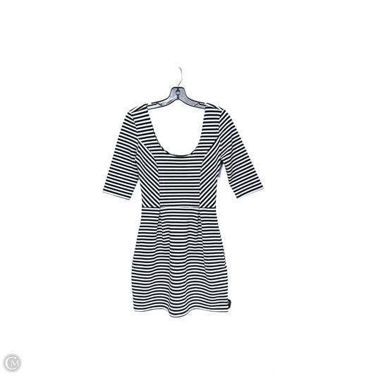 Dress Casual Short By Maison Jules In Black & Cream, Size: S