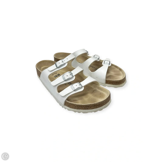 Shoes Flats By Birkenstock In White, Size: 8