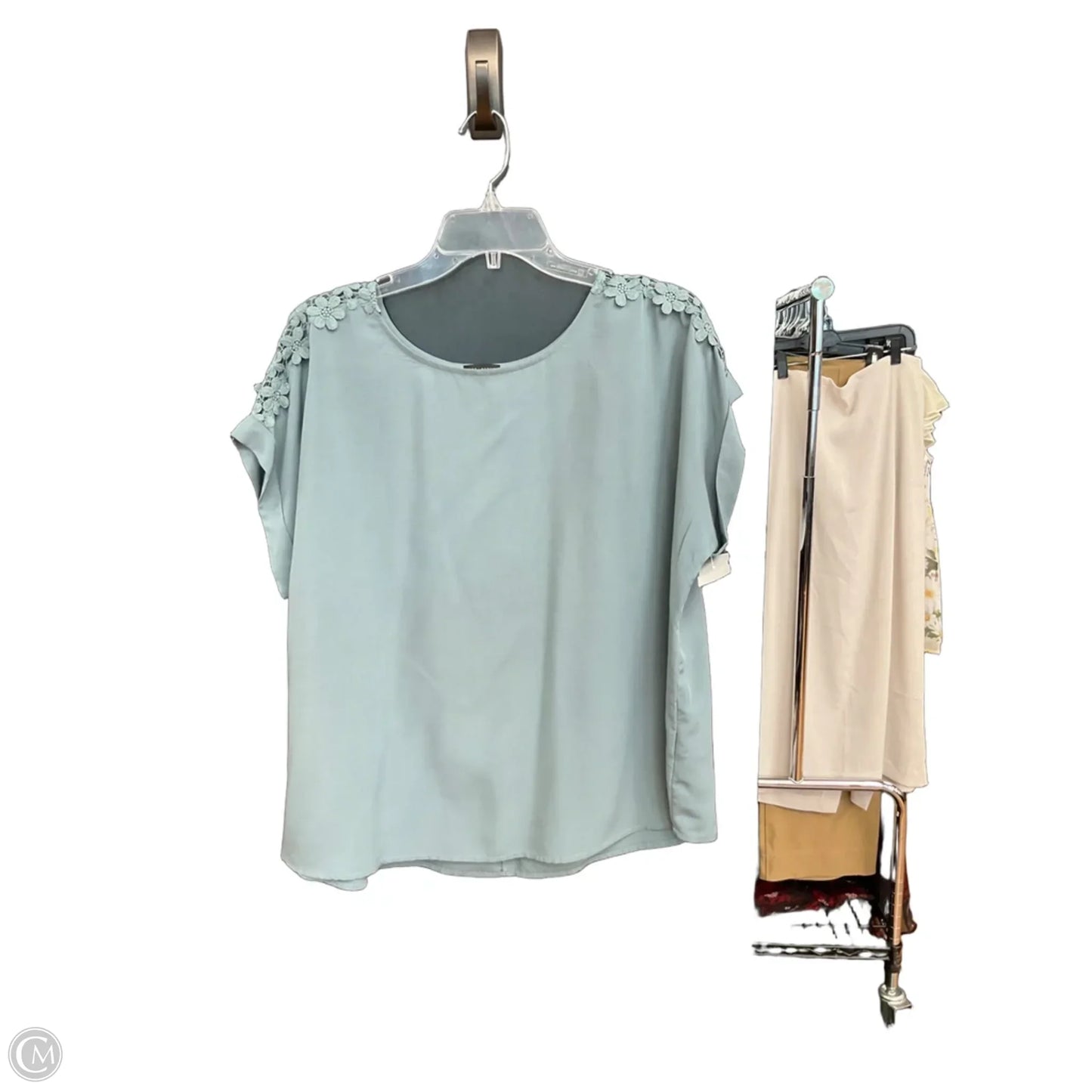 Top Short Sleeve By Coco And Carmen In Grey, Size: L